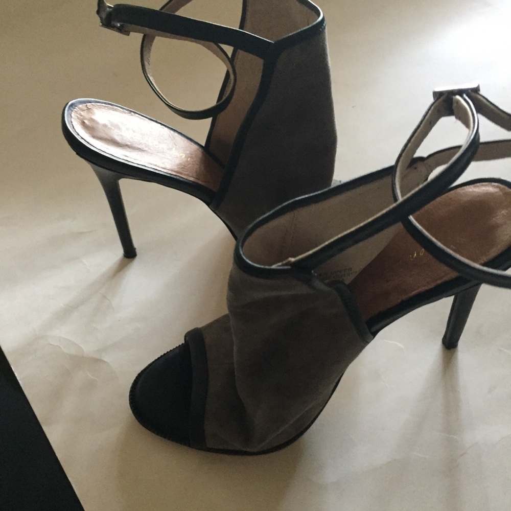 Maiden Lane leather heels